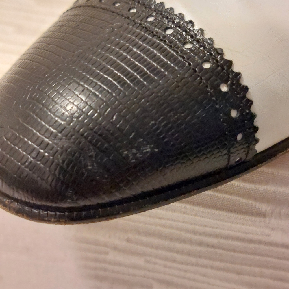 Leather Salvatore Ferragamo Black and White Heels Size 6.5 - Picture 14 of 15